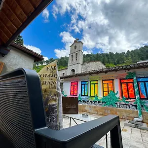 Helin's By Backpackers Hostal
