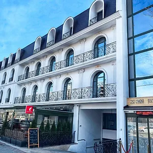 https://casa-comana-boutique-hotel.bucharesthotelsnow.com